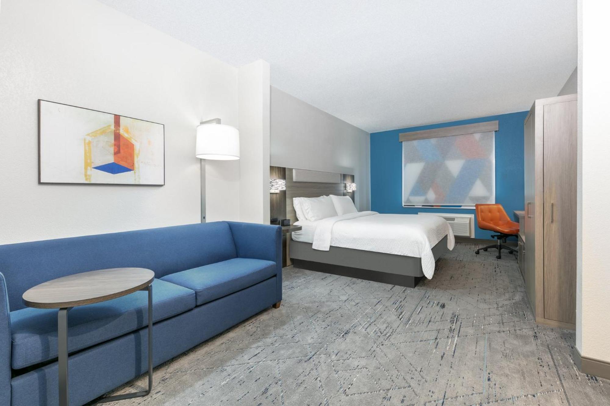 Express & By Ihg Hotel Winnie