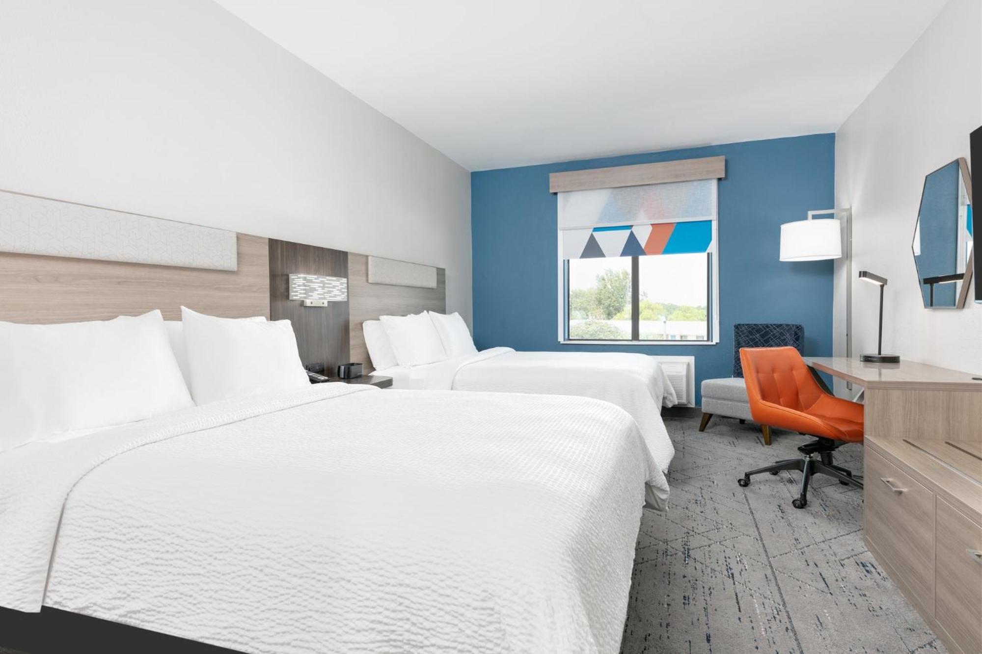 Express & By Ihg 2* Winnie