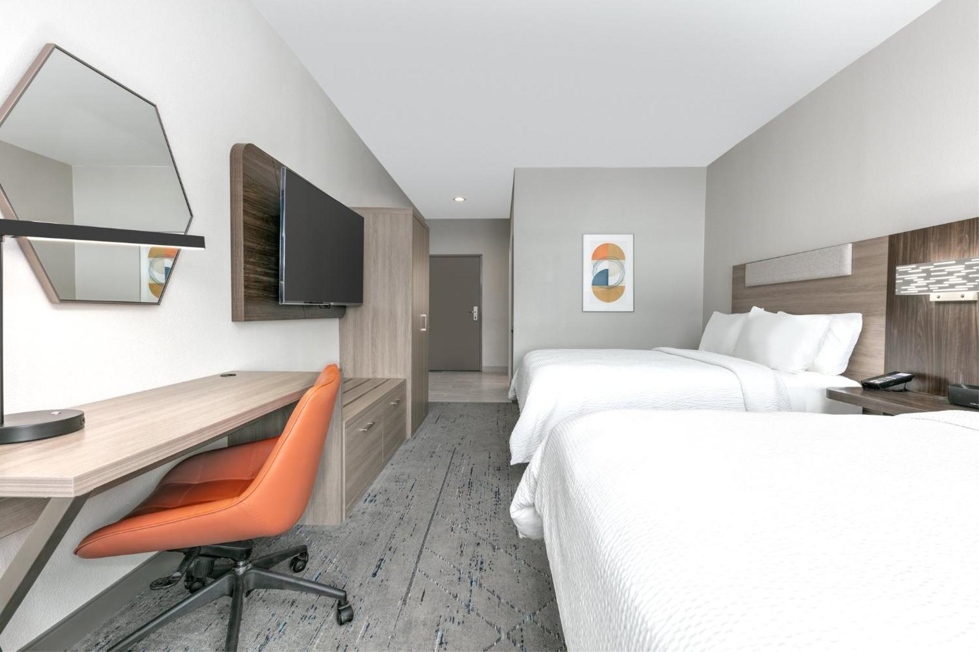 Express & By Ihg 2* Winnie