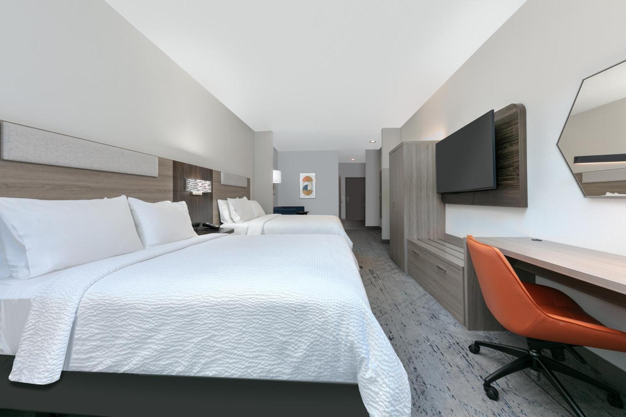 Express & By Ihg 2*