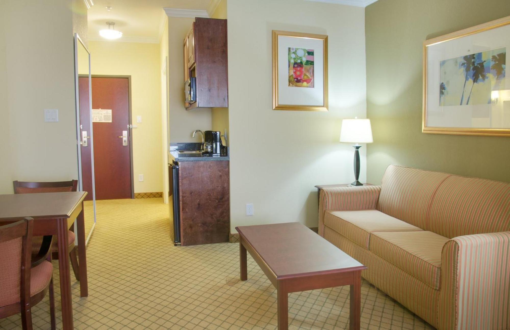 Express & By Ihg 2* Winnie